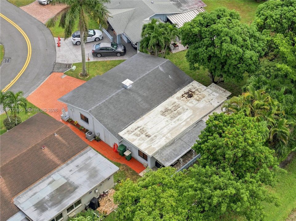 For Sale: $365,000 (2 beds, 2 baths, 1180 Square Feet)