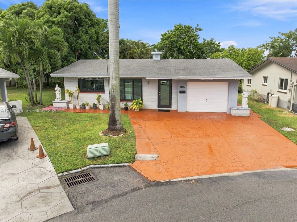 For Sale: $365,000 (2 beds, 2 baths, 1180 Square Feet)