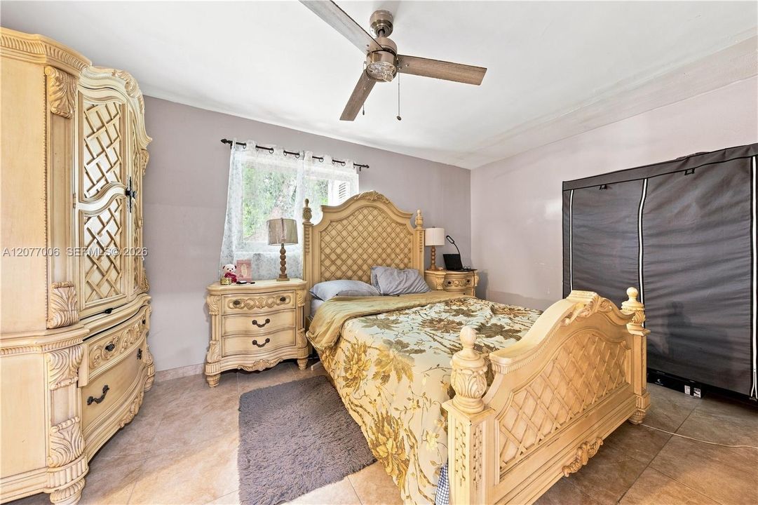For Sale: $365,000 (2 beds, 2 baths, 1180 Square Feet)