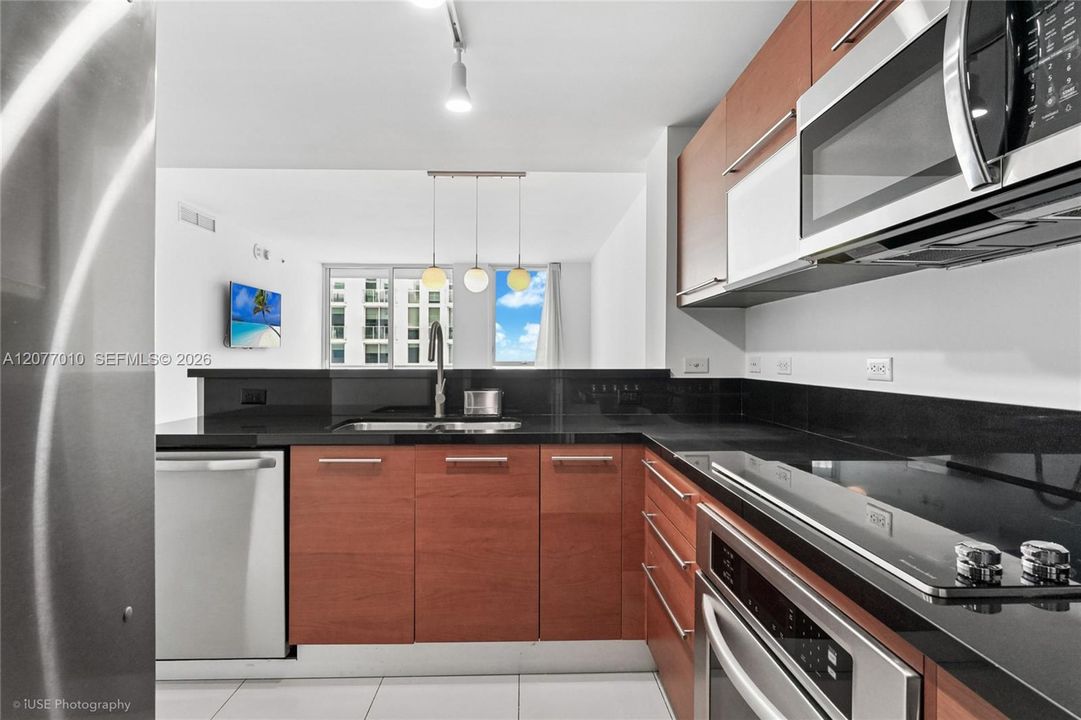 На продажу: $395,000 (1 спален, 1 ванн, 806 Квадратных фут)