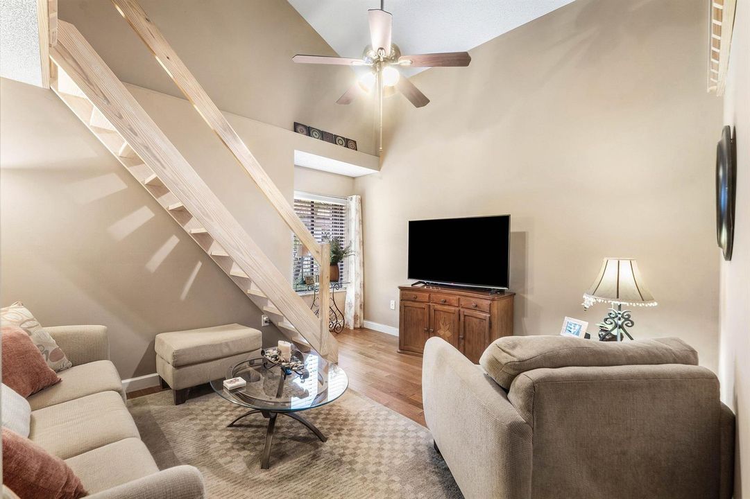 2nd bedroom with loft