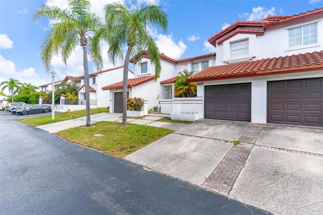 For Sale: $430,000 (3 beds, 2 baths, 1731 Square Feet)