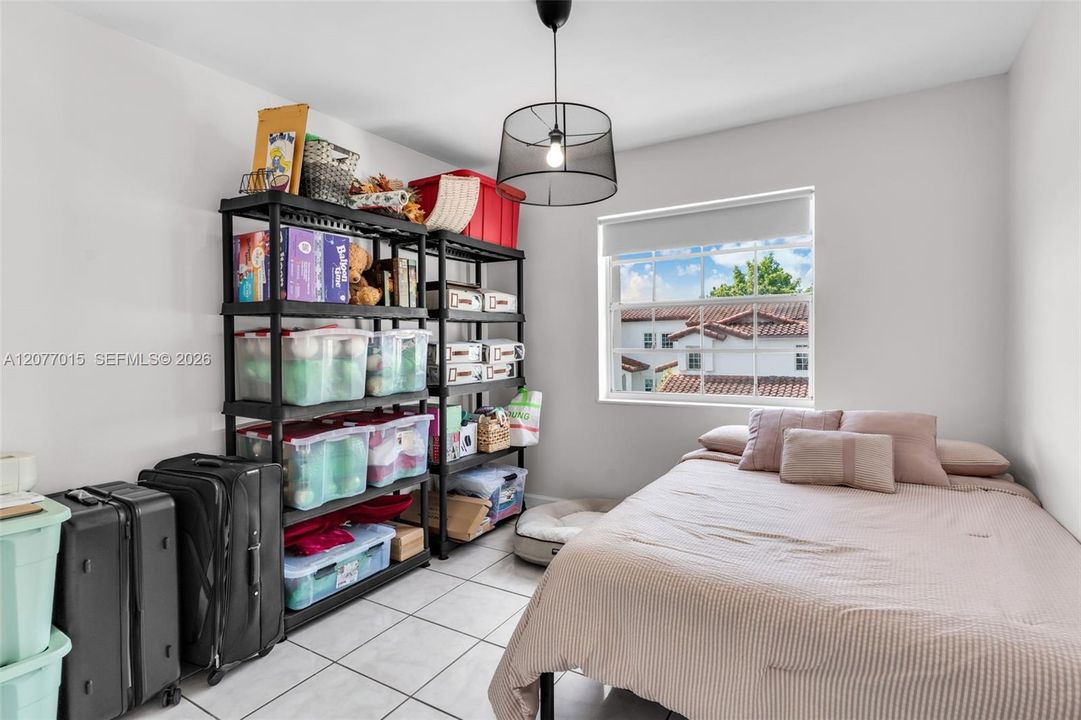 For Sale: $430,000 (3 beds, 2 baths, 1731 Square Feet)