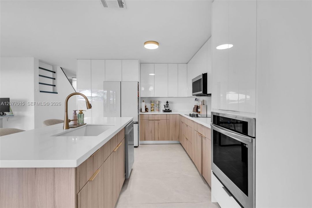 For Sale: $430,000 (3 beds, 2 baths, 1731 Square Feet)