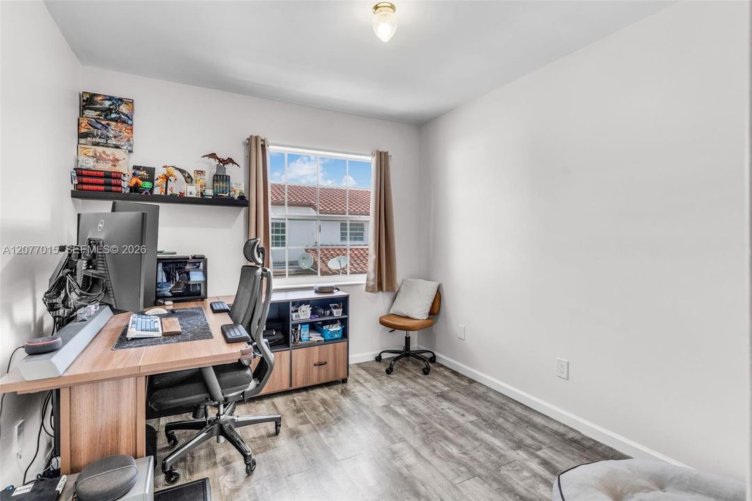 For Sale: $430,000 (3 beds, 2 baths, 1731 Square Feet)