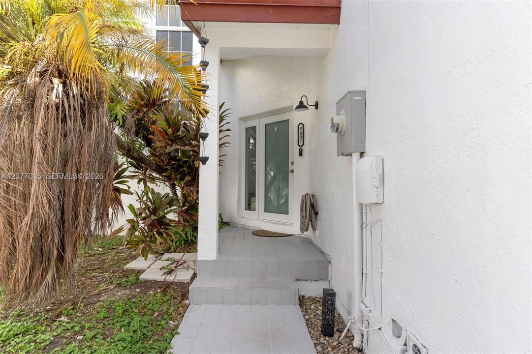 For Sale: $430,000 (3 beds, 2 baths, 1731 Square Feet)