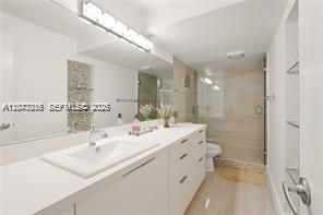 For Rent: $6,000 (1 beds, 1 baths, 896 Square Feet)
