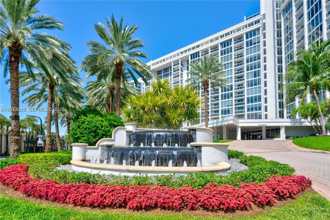 For Rent: $6,000 (1 beds, 1 baths, 896 Square Feet)