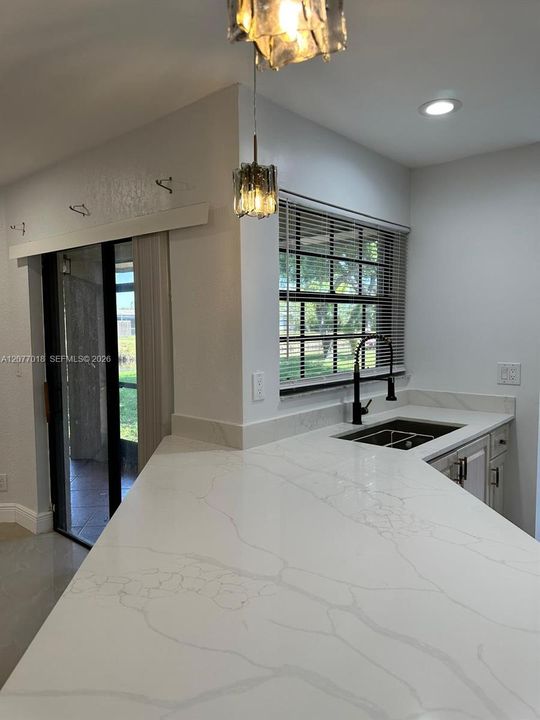 En Venta: $410,000 (2 camas, 2 baños, 1342 Pies cuadrados)