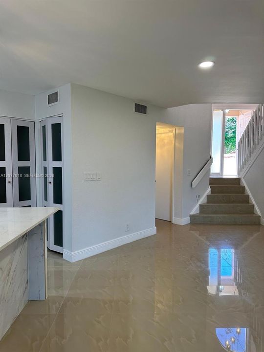 En Venta: $410,000 (2 camas, 2 baños, 1342 Pies cuadrados)