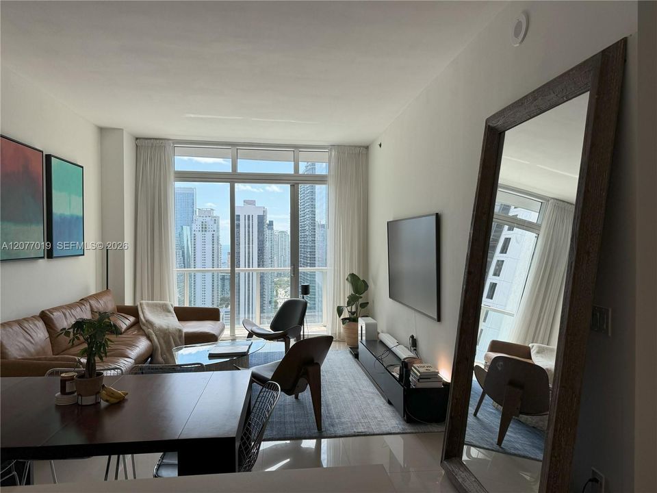 В аренду: $3,300 (1 спален, 1 ванн, 738 Квадратных фут)
