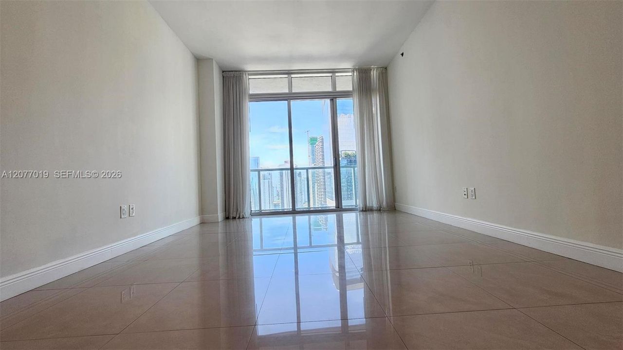 Living area showing view!
