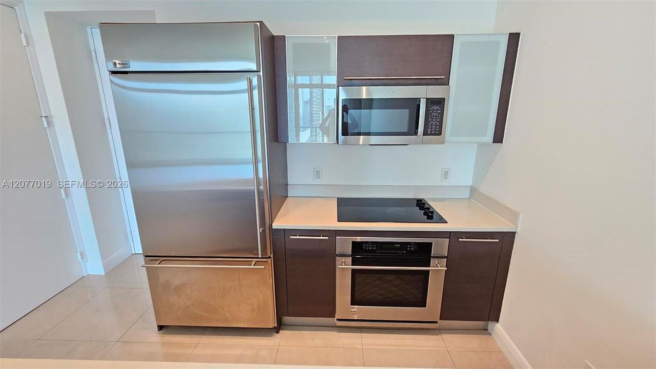 В аренду: $3,300 (1 спален, 1 ванн, 738 Квадратных фут)