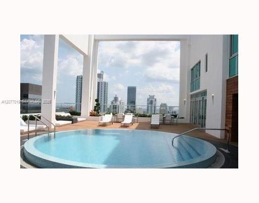 В аренду: $3,300 (1 спален, 1 ванн, 738 Квадратных фут)