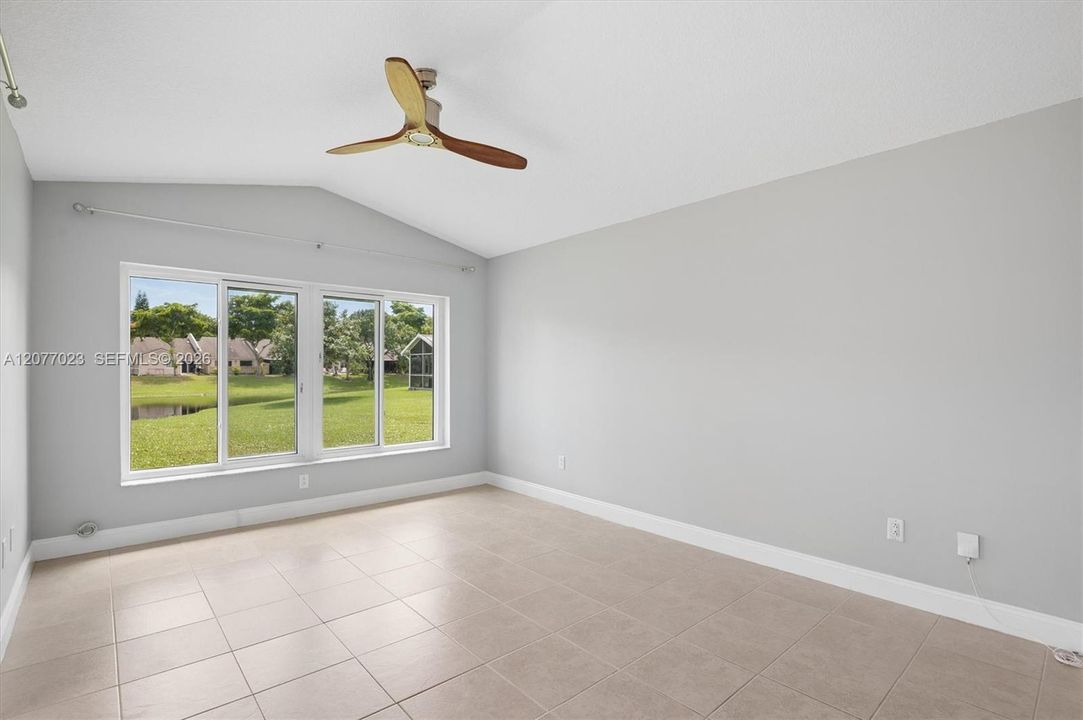 LARGE MASTER SUITE