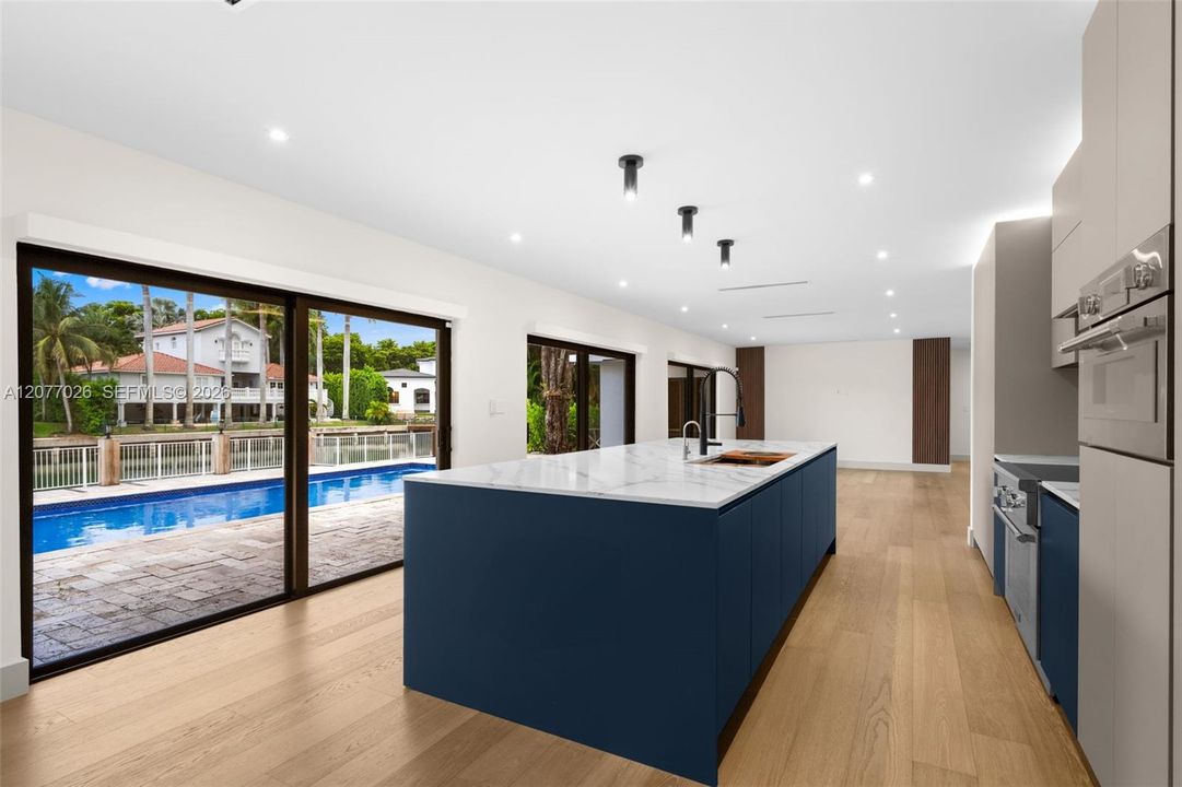 En Venta: $3,390,000 (4 camas, 5 baños, 3048 Pies cuadrados)