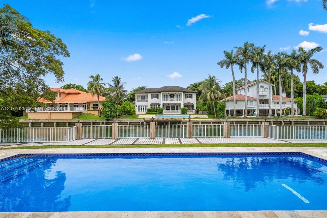 En Venta: $3,390,000 (4 camas, 5 baños, 3048 Pies cuadrados)