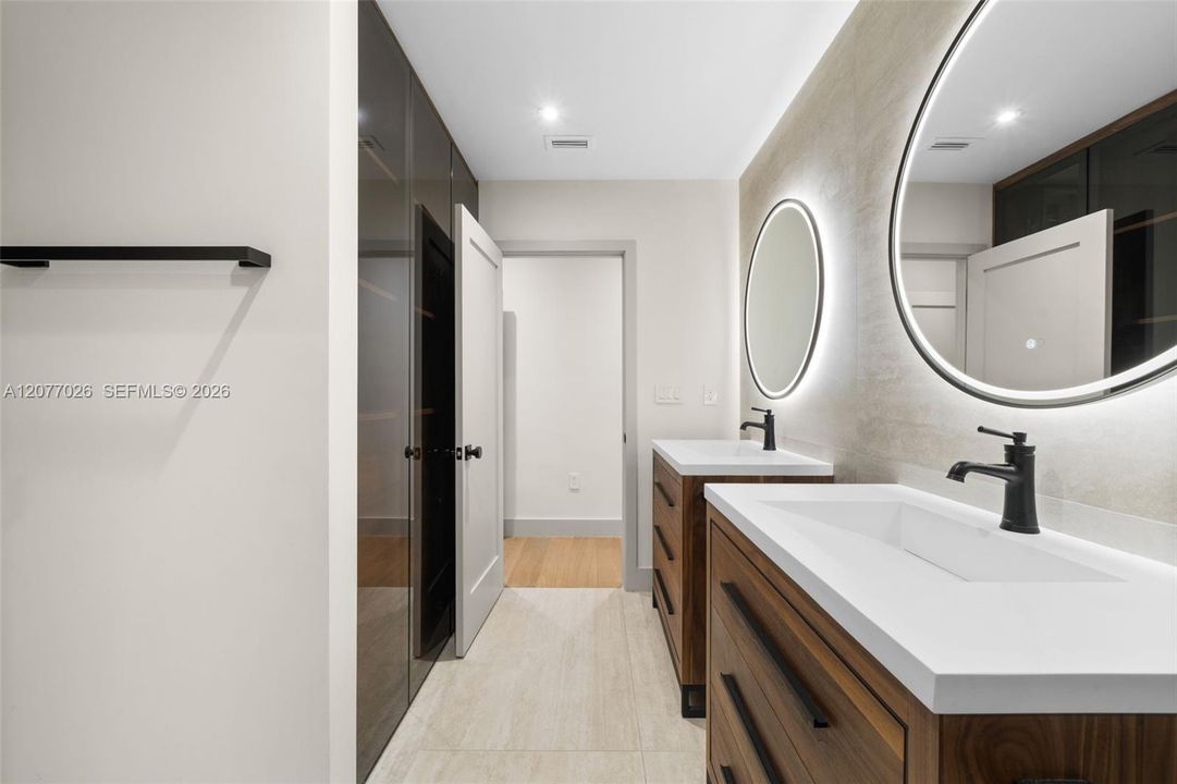 En Venta: $3,390,000 (4 camas, 5 baños, 3048 Pies cuadrados)