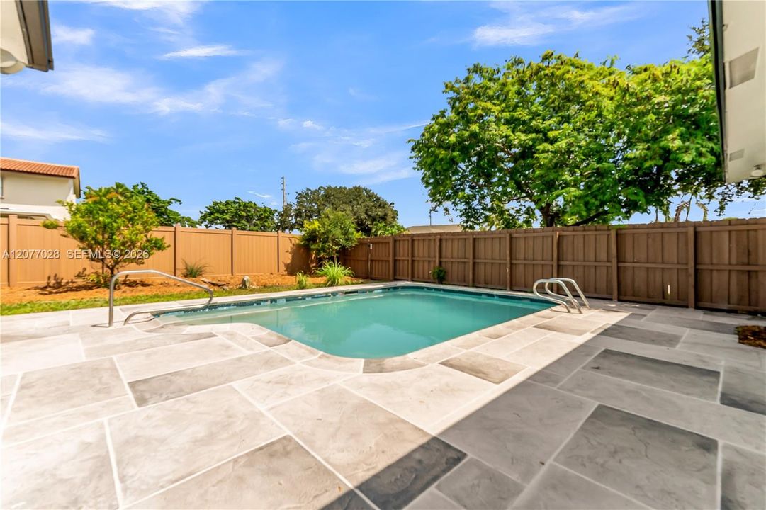 En Venta: $620,000 (4 camas, 2 baños, 1771 Pies cuadrados)