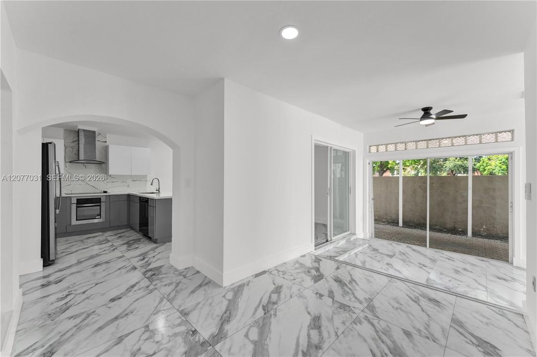 En Venta: $690,000 (3 camas, 2 baños, 2016 Pies cuadrados)
