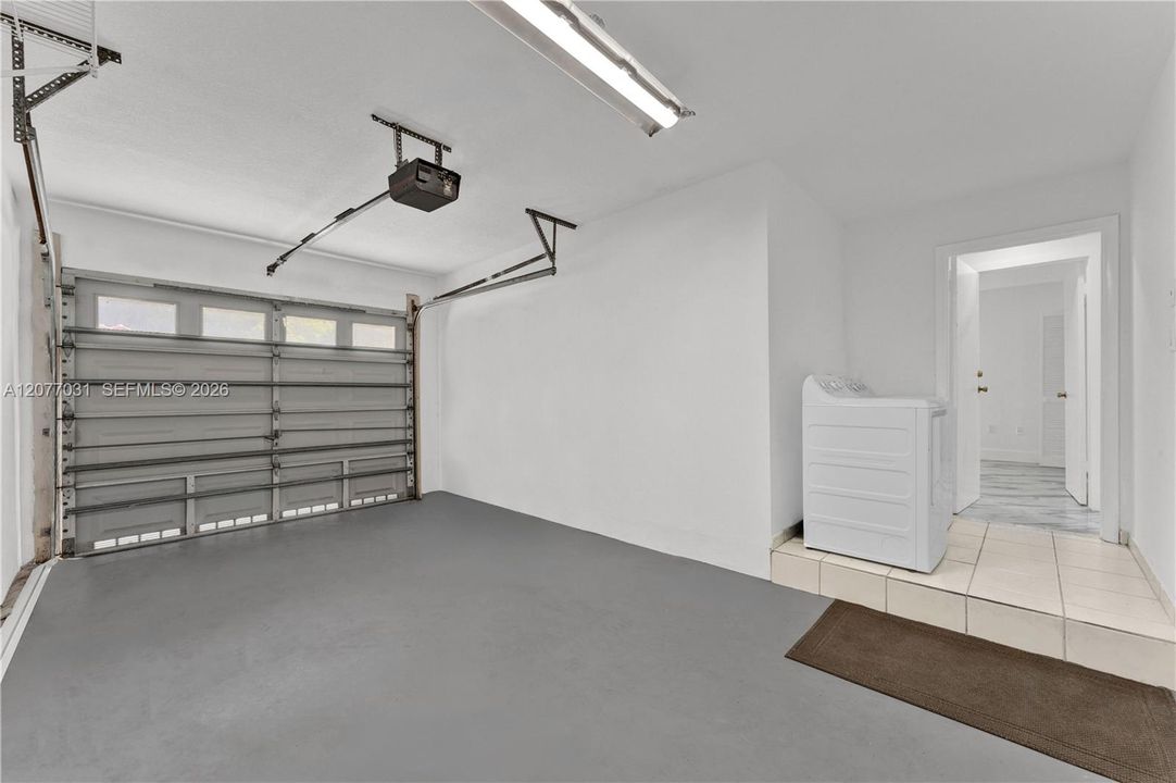 En Venta: $690,000 (3 camas, 2 baños, 2016 Pies cuadrados)