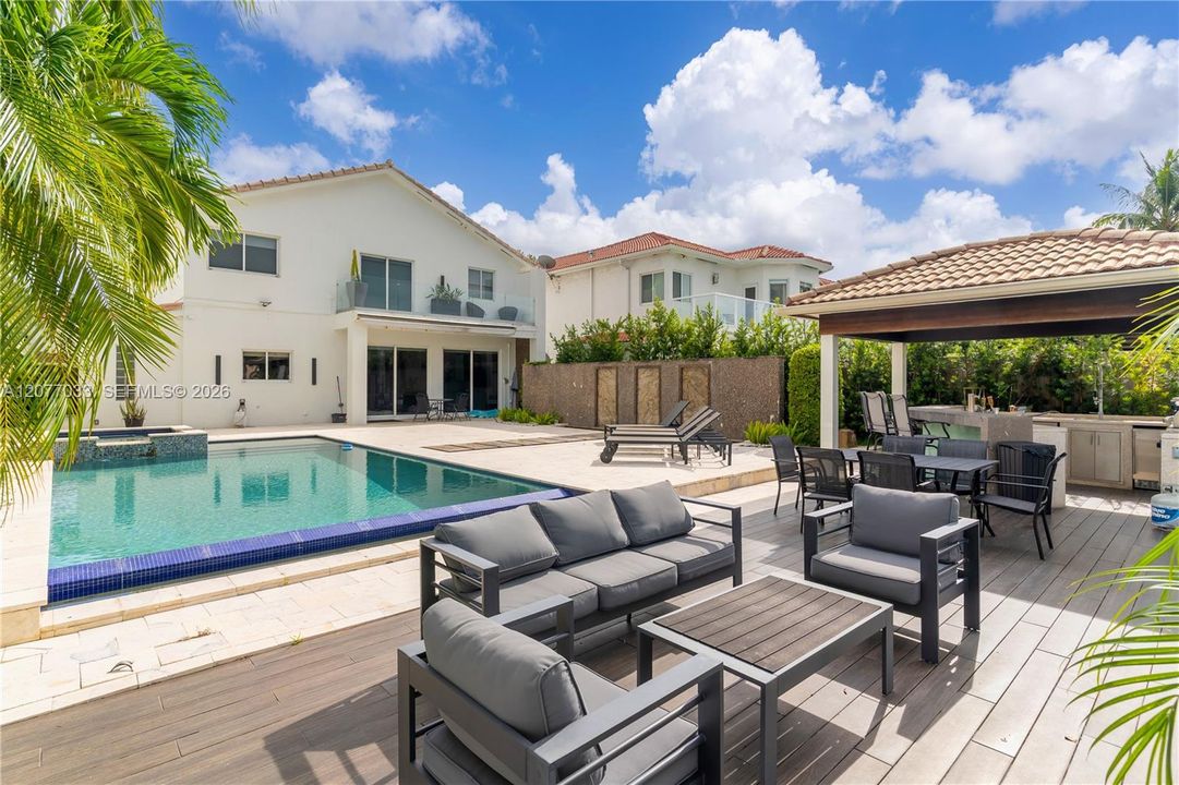 For Sale: $1,880,000 (4 beds, 4 baths, 2680 Square Feet)