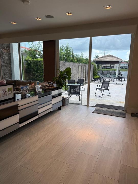 En Venta: $1,870,000 (4 camas, 4 baños, 2680 Pies cuadrados)