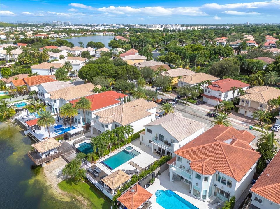 For Sale: $1,880,000 (4 beds, 4 baths, 2680 Square Feet)