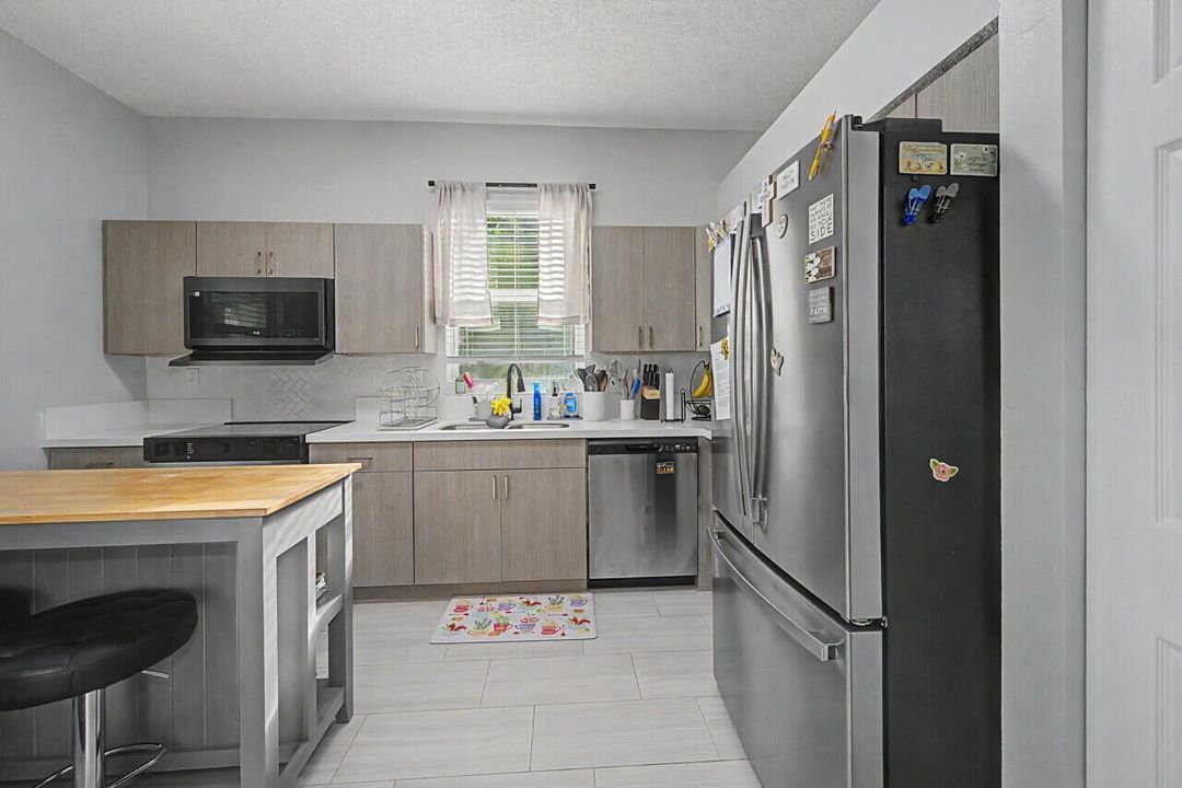 13-Kitchen-2