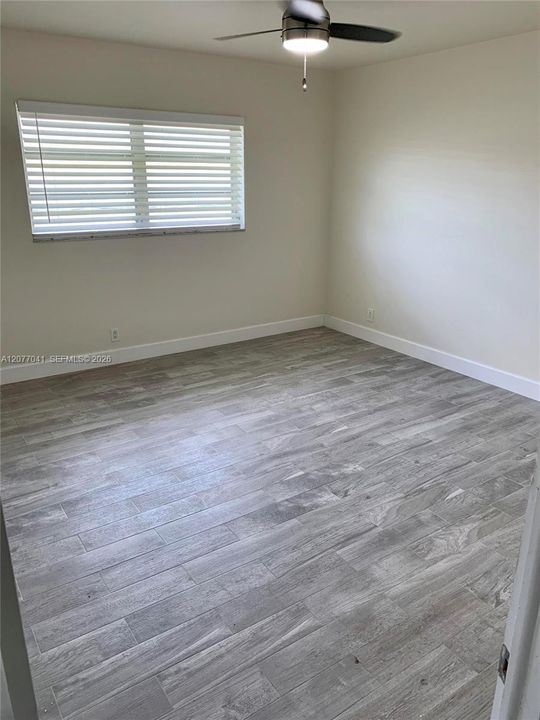 For Rent: $2,050 (2 beds, 1 baths, 893 Square Feet)