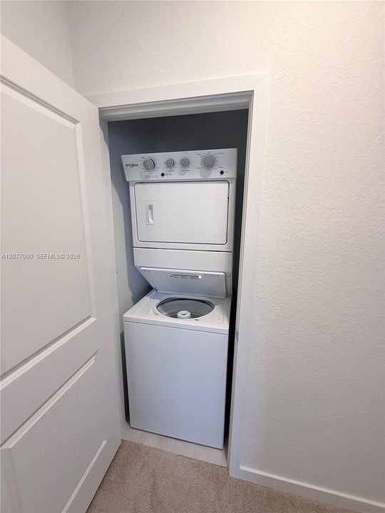 Activo con contrato: $2,800 (3 camas, 2 baños, 1456 Pies cuadrados)
