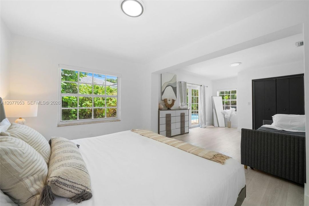 En Venta: $2,200,000 (5 camas, 4 baños, 2650 Pies cuadrados)