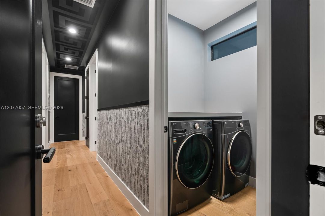 For Sale: $2,290,000 (5 beds, 3 baths, 1940 Square Feet)