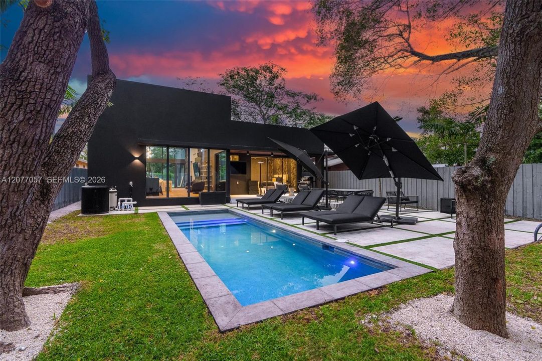 For Sale: $2,290,000 (5 beds, 3 baths, 1940 Square Feet)