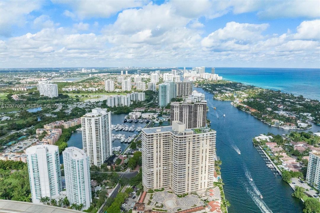 На продажу: $399,999 (2 спален, 2 ванн, 1512 Квадратных фут)