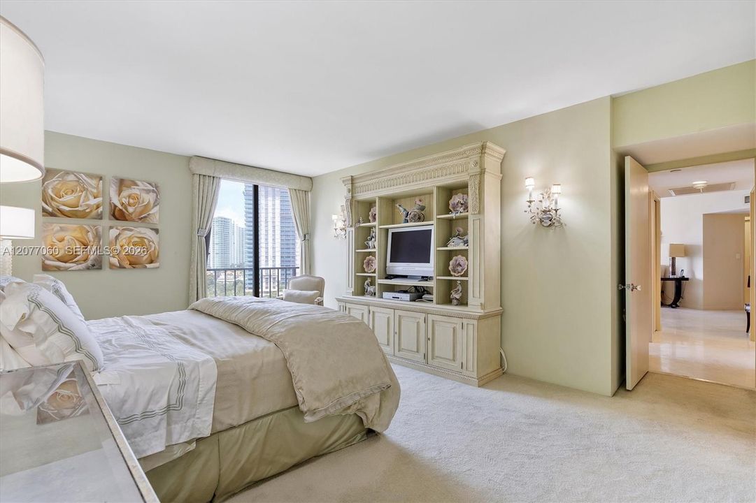 На продажу: $399,999 (2 спален, 2 ванн, 1512 Квадратных фут)