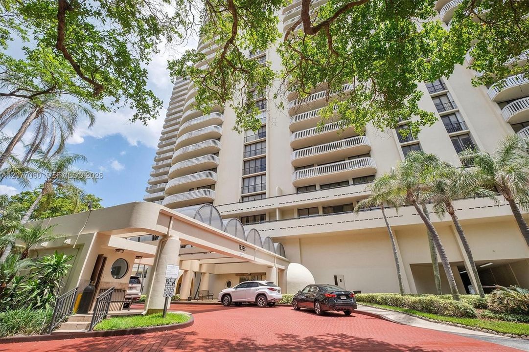 На продажу: $399,999 (2 спален, 2 ванн, 1512 Квадратных фут)