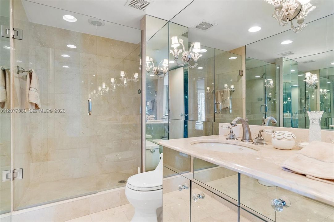 На продажу: $399,999 (2 спален, 2 ванн, 1512 Квадратных фут)