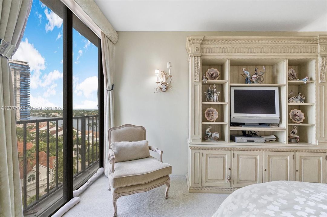 На продажу: $399,999 (2 спален, 2 ванн, 1512 Квадратных фут)