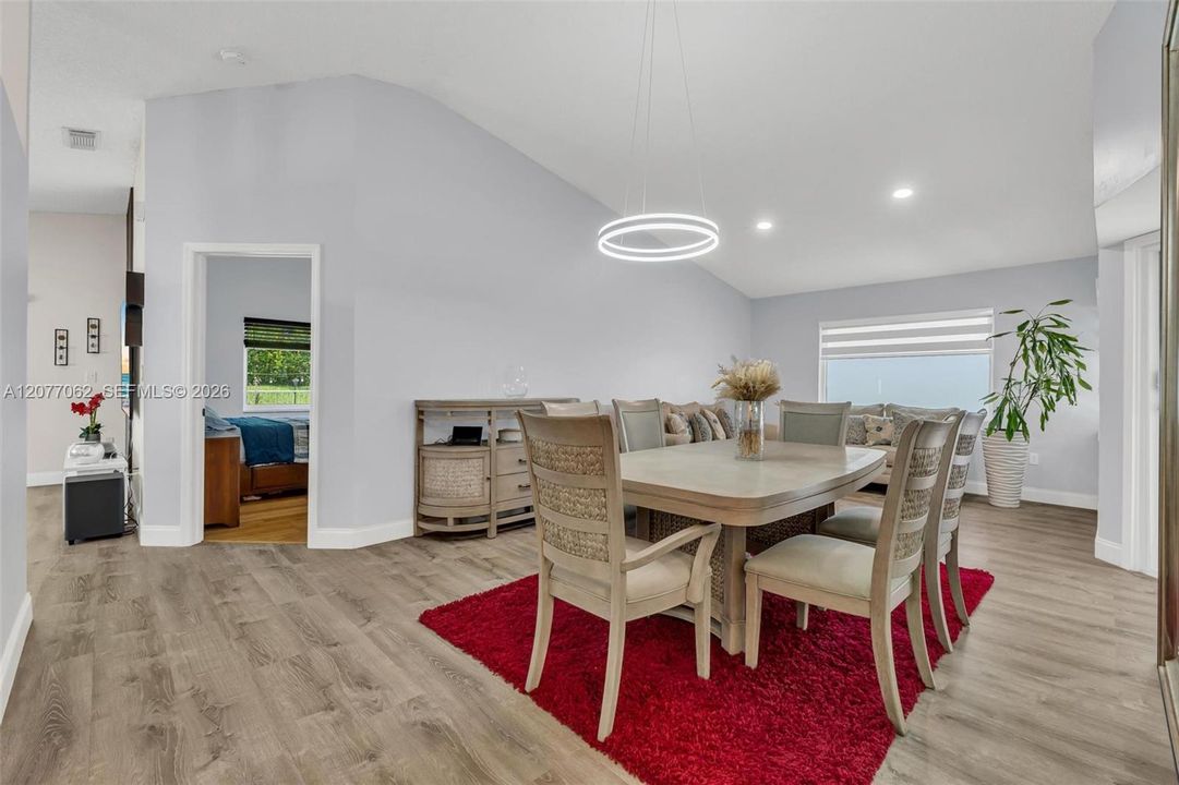 На продажу: $639,900 (4 спален, 2 ванн, 1510 Квадратных фут)