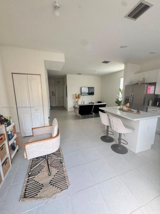 For Rent: $2,500 (3 beds, 3 baths, 1328 Square Feet)