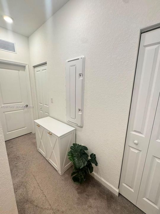 For Rent: $2,500 (3 beds, 3 baths, 1328 Square Feet)