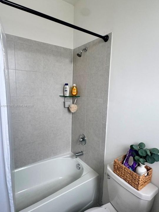 For Rent: $2,500 (3 beds, 3 baths, 1328 Square Feet)