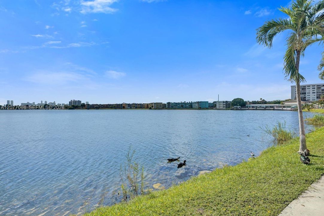 For Sale: $190,000 (1 beds, 1 baths, 846 Square Feet)