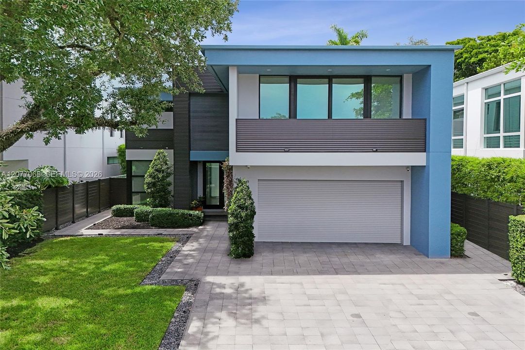 На продажу: $3,065,000 (4 спален, 3 ванн, 3635 Квадратных фут)
