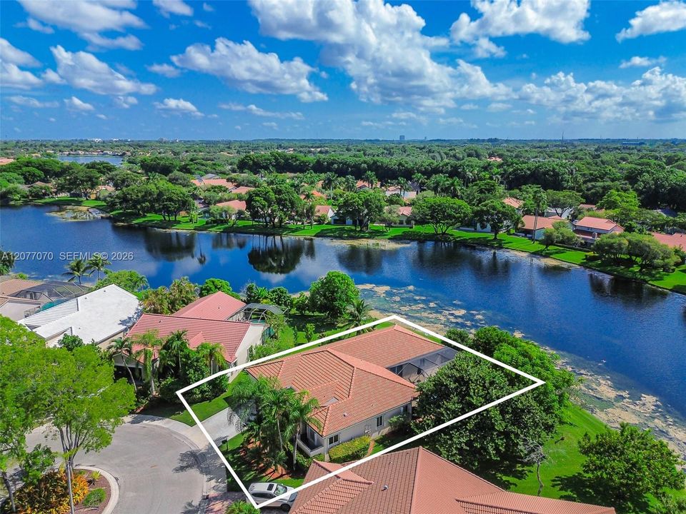 For Rent: $7,100 (5 beds, 3 baths, 2712 Square Feet)