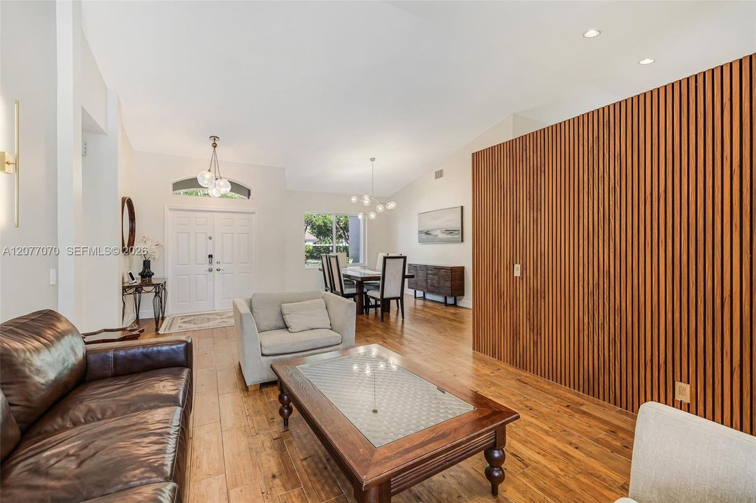 For Rent: $7,100 (5 beds, 3 baths, 2712 Square Feet)