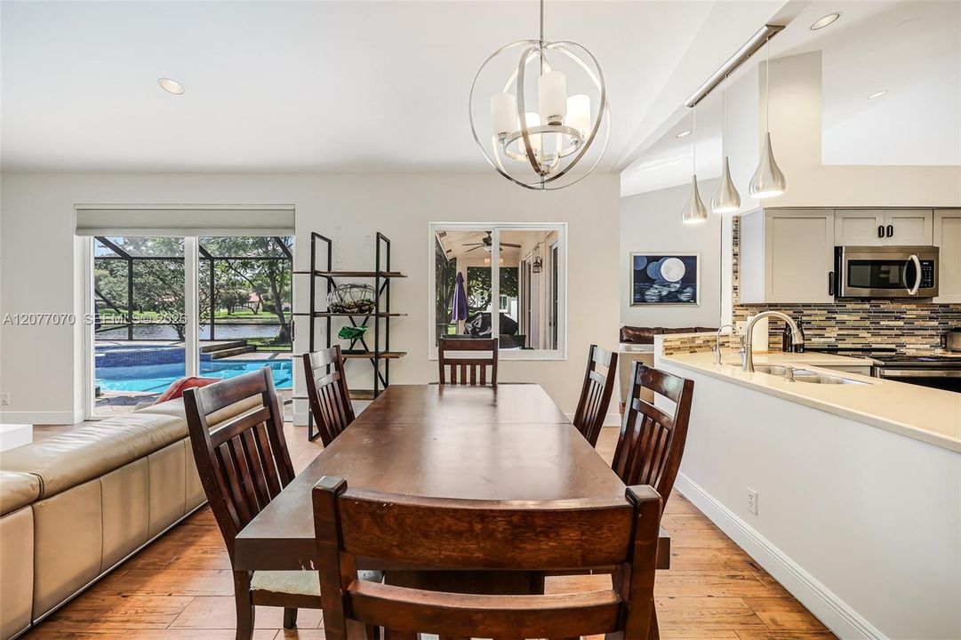 For Rent: $7,100 (5 beds, 3 baths, 2712 Square Feet)