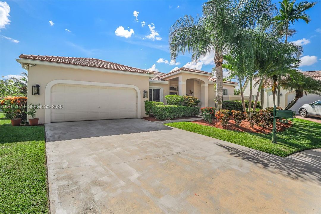 For Rent: $7,100 (5 beds, 3 baths, 2712 Square Feet)