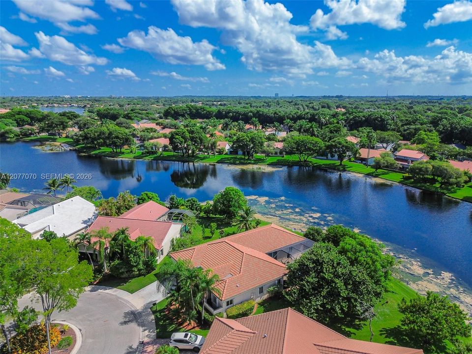 For Rent: $7,100 (5 beds, 3 baths, 2712 Square Feet)